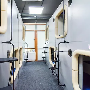 2* Hotel kapsułowy Av-1 Capsule