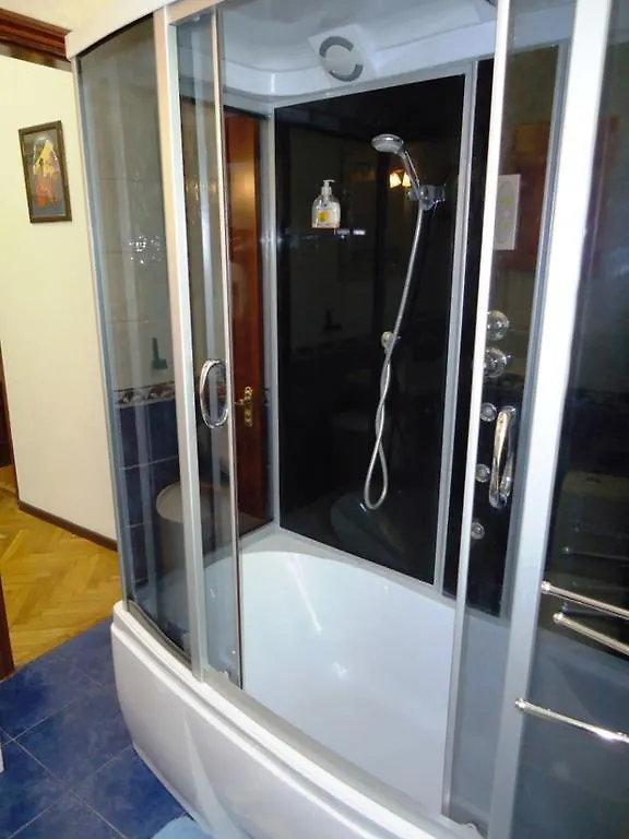 Apartment Near Golde Gates