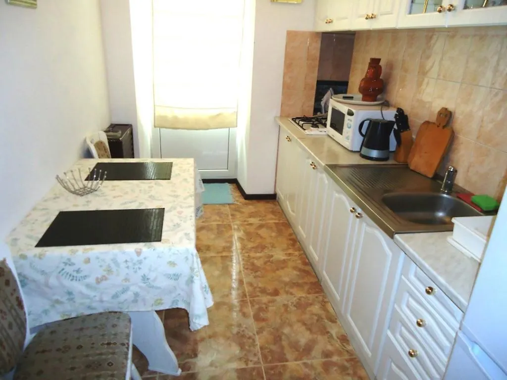 Apartment Near Golde Gates