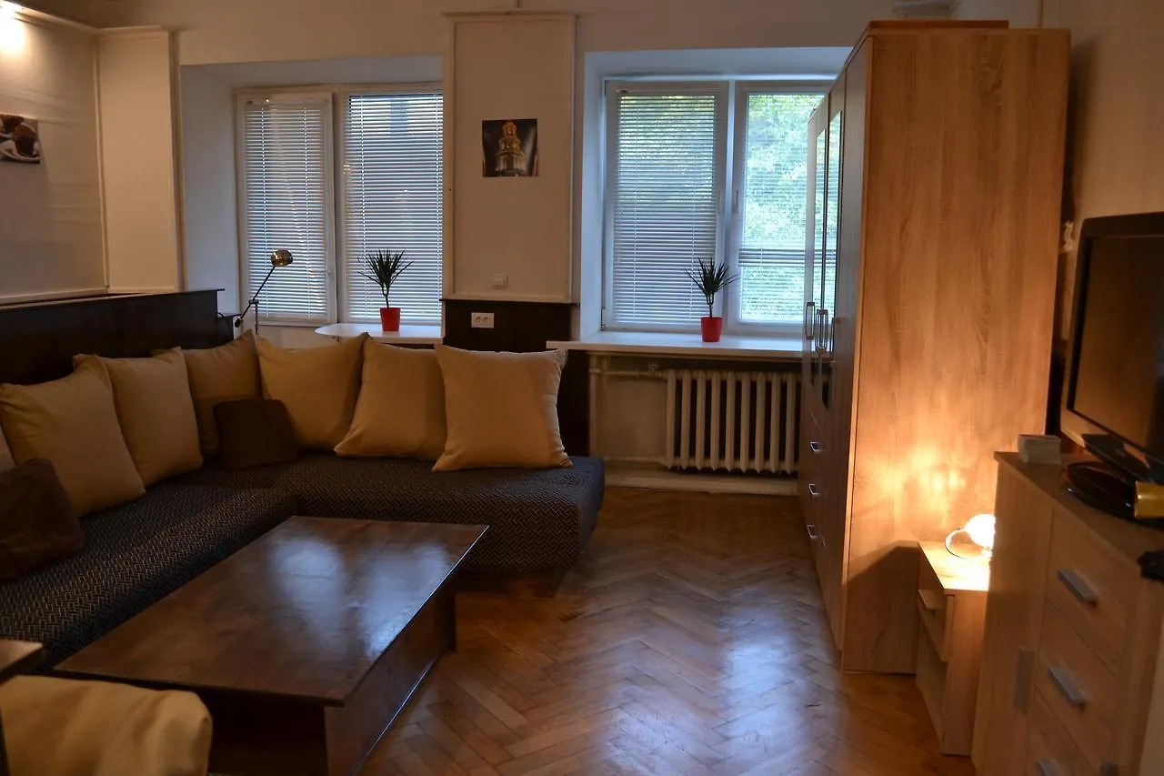 Apartment Near Golde Gates contacts